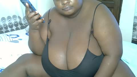 Snapshot of bigchocotities chatting on 01/06/25, 04:15 bigchocotities online show from 01/06/25, 04:15