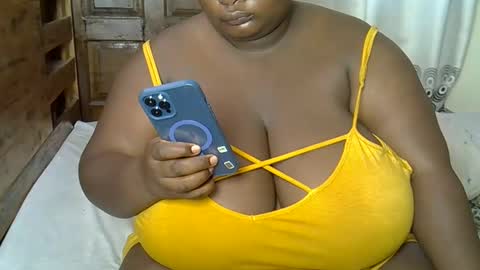 Snapshot of bigchocotities chatting on 02/01/25, 04:03 bigchocotities online show from 02/01/25, 04:03