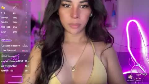 Snapshot of bigcockamanda23 chatting on 10/10/25, 04:22 queen amanda online show from 10/10/25, 04:22