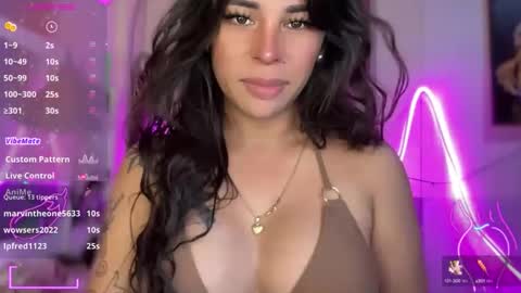 Snapshot of bigcockamanda23 chatting on 10/14/25, 02:34 queen amanda online show from 10/14/25, 02:34