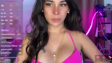 Snapshot of bigcockamanda23 chatting on 10/28/25, 04:42 queen amanda online show from 10/28/25, 04:42