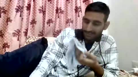 akash online show from 10/09/25, 10:35