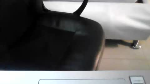 Snapshot of bigdaddy0023 chatting on 04/14/26, 06:03 Big Daddy online show from 04/14/26, 06:03