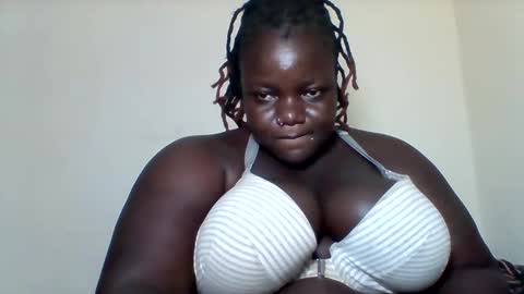 Snapshot of bigdarkass chatting on 02/14/25, 12:19 VIOLET online show from 02/14/25, 12:19