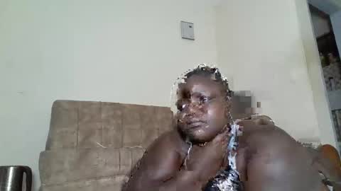 Snapshot of bigdarkass chatting on 11/25/25, 05:02 VIOLET online show from 11/25/25, 05:02