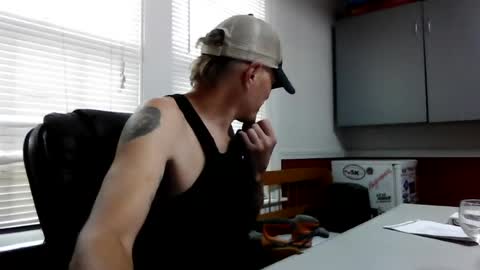 Snapshot of bigdickdaddy7201979564868 chatting on 06/27/26, 10:59 bigdickdaddy7201979564868 online show from 06/27/26, 10:59