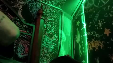 Snapshot of bigdickguy69690 chatting on 01/10/25, 04:22 bigdickguy69690 online show from 01/10/25, 04:22