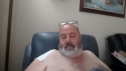 Snapshot of bigfuzzyteddybear chatting on 04/23/26, 05:37 bigfuzzyteddybear online show from 04/23/26, 05:37