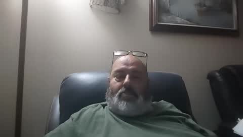 Snapshot of bigfuzzyteddybear chatting on 04/29/26, 04:05 bigfuzzyteddybear online show from 04/29/26, 04:05