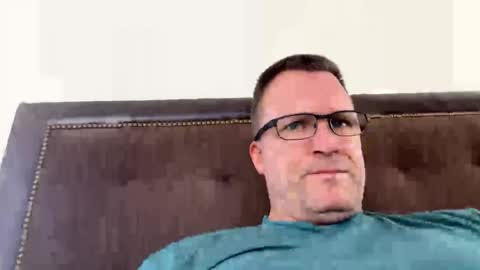 Snapshot of bigger22332233 chatting on 02/10/25, 04:58 bigger22332233 online show from 02/10/25, 04:58