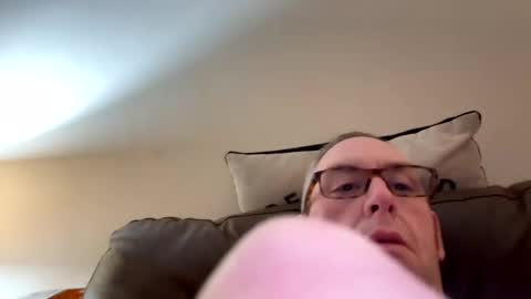 Snapshot of biggloves4bighands chatting on 01/06/26, 12:03 biggloves4bighands online show from 01/06/26, 12:03