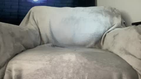 bigloadzisback023 online show from 09/13/25, 10:42