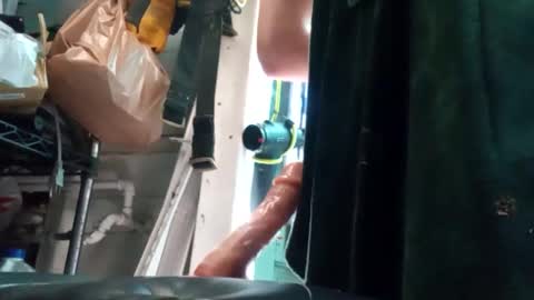 Snapshot of bigmanaround9 chatting on 02/26/26, 08:19 bigmanaround9 online show from 02/26/26, 08:19