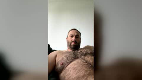 Snapshot of bigmikept17 chatting on 06/01/26, 01:35 bigmikept17 online show from 06/01/26, 01:35