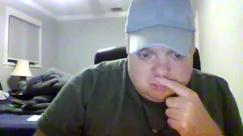 Snapshot of bigred_nyc chatting on 11/16/25, 03:45 Big Red online show from 11/16/25, 03:45
