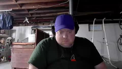 Snapshot of bigred_nyc chatting on 04/30/26, 10:32 Big Red online show from 04/30/26, 10:32