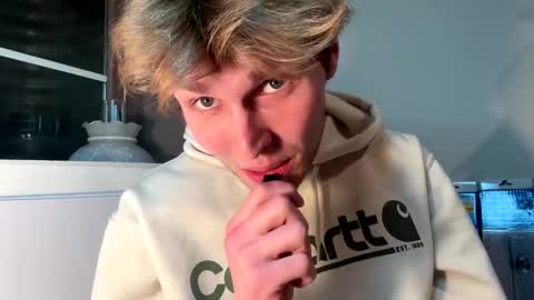 Snapshot of bigskinnyboyshh chatting on 01/02/25, 12:45 bigskinnyboyshh online show from 01/02/25, 12:45