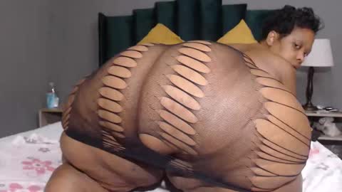 Snapshot of bigsuperbutt chatting on 01/07/26, 07:33 bigsuperbutt online show from 01/07/26, 07:33