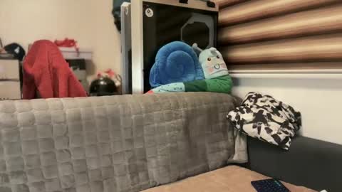 Snapshot of bigsurprise4u chatting on 01/08/25, 11:41 Yna online show from 01/08/25, 11:41