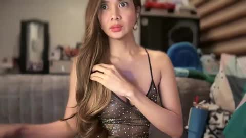 Snapshot of bigsurprise4u chatting on 01/13/25, 07:43 Yna online show from 01/13/25, 07:43