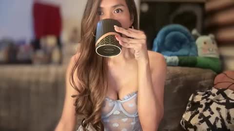 Snapshot of bigsurprise4u chatting on 01/16/25, 04:50 Yna online show from 01/16/25, 04:50