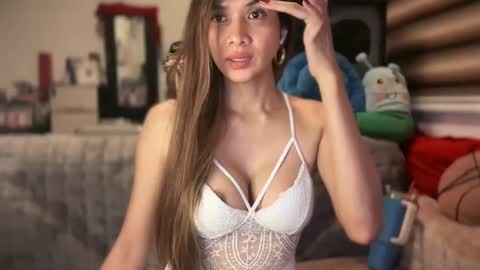 Snapshot of bigsurprise4u chatting on 02/18/25, 11:30 Yna online show from 02/18/25, 11:30