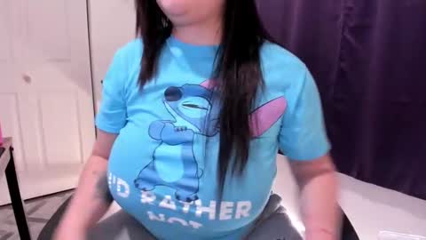 Snapshot of bigt3ti chatting on 01/11/25, 08:11  Nubia  online show from 01/11/25, 08:11