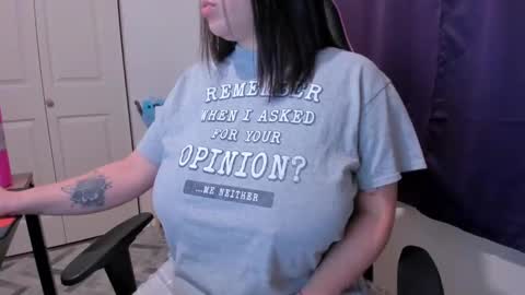 Snapshot of bigt3ti chatting on 01/23/25, 08:57  Nubia  online show from 01/23/25, 08:57