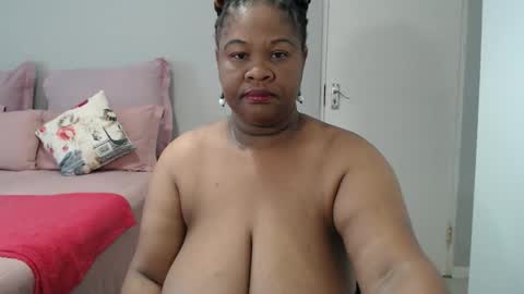 Snapshot of bigtitshornygirlxxx chatting on 01/07/26, 04:48 Lona online show from 01/07/26, 04:48