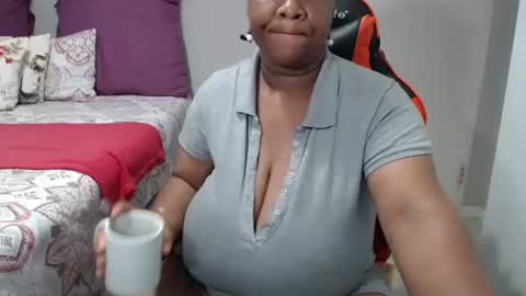 Snapshot of bigtitshornygirlxxx chatting on 03/16/26, 04:18 Lona online show from 03/16/26, 04:18