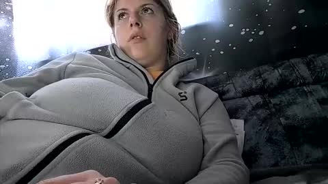 bigtitslala online show from 10/27/25, 10:41