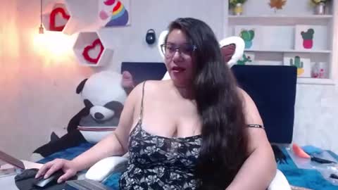 Snapshot of bigtitslaurenriver chatting on 07/03/26, 12:22 bigtitslaurenriver online show from 07/03/26, 12:22