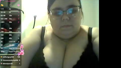 Snapshot of bigtitsrus99 chatting on 03/14/26, 04:51 bigtitsrus99 online show from 03/14/26, 04:51