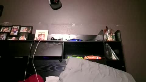 Snapshot of bigwhitecock2008 chatting on 02/17/26, 12:18 bigwhitecock2008 online show from 02/17/26, 12:18