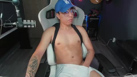 Snapshot of bigxboy96 chatting on 12/20/24, 02:52 bigxboy96 online show from 12/20/24, 02:52