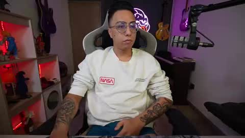 Snapshot of bigxboy96 chatting on 10/19/25, 10:38 bigxboy96 online show from 10/19/25, 10:38