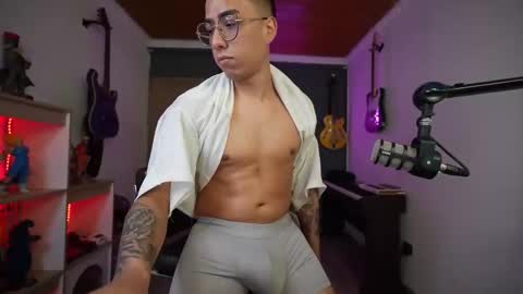 Snapshot of bigxboy96 chatting on 10/30/25, 06:08 bigxboy96 online show from 10/30/25, 06:08