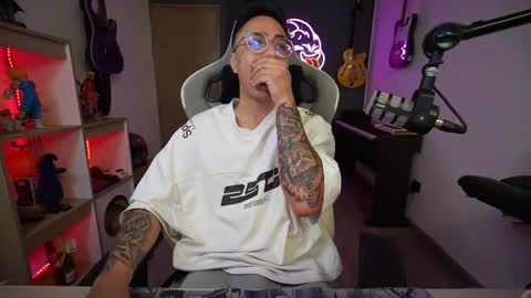 Snapshot of bigxboy96 chatting on 11/02/25, 11:29 bigxboy96 online show from 11/02/25, 11:29