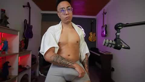 Snapshot of bigxboy96 chatting on 11/04/25, 02:21 bigxboy96 online show from 11/04/25, 02:21