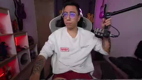 Snapshot of bigxboy96 chatting on 11/11/25, 11:43 bigxboy96 online show from 11/11/25, 11:43