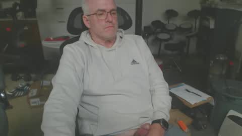 billp750876 online show from 04/26/26, 02:48