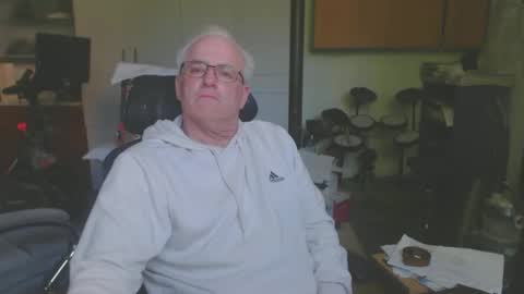 Snapshot of billp750876 chatting on 06/01/26, 08:43 billp750876 online show from 06/01/26, 08:43