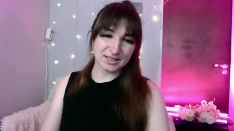 Snapshot of birdie_kiss chatting on 06/08/26, 07:47 birdie_kiss online show from 06/08/26, 07:47