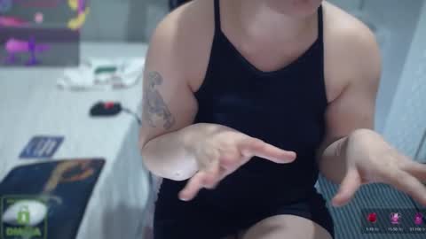 Snapshot of bisexyeliz35 chatting on 09/28/25, 09:31 bisex woman online show from 09/28/25, 09:31