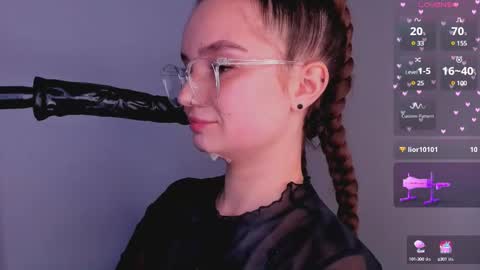 Snapshot of bitchpeace_ chatting on 02/17/25, 04:15 Diana online show from 02/17/25, 04:15