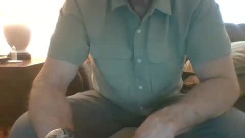 bizzybeejc online show from 10/18/25, 07:03