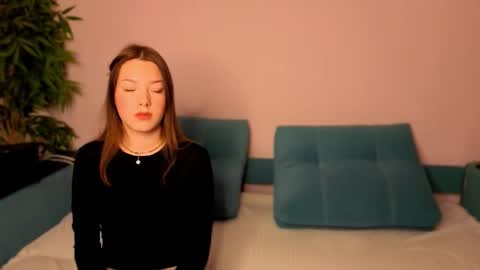 Julia online show from 10/03/25, 09:06