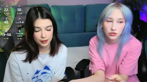 Julia online show from 04/17/26, 03:37