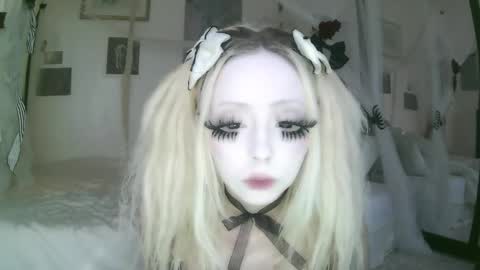 vampire fang  online show from 04/15/26, 06:15