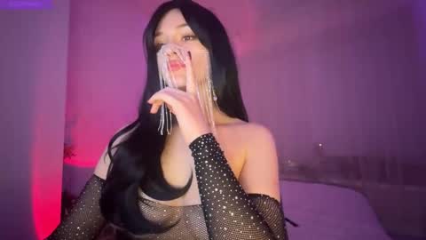 Snapshot of bl4ck_velvet chatting on 10/06/25, 09:01 Kitty online show from 10/06/25, 09:01